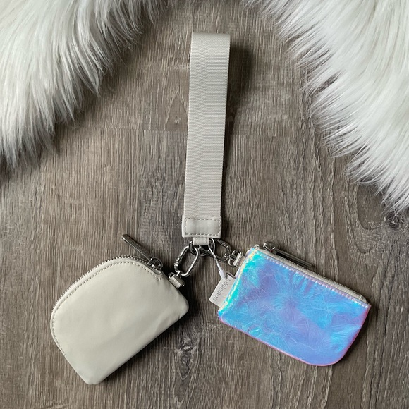 🌸✨LULULEMON Dual Pouch Wristlet Iridescent Bone - Picture 2 of 5